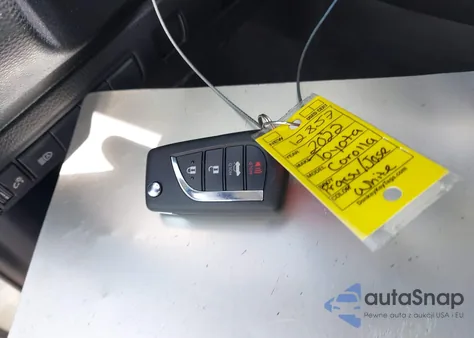 2022 Toyota Corolla Le z USA, uszkodzony, nr VIN JTDEPMAE1N3011596